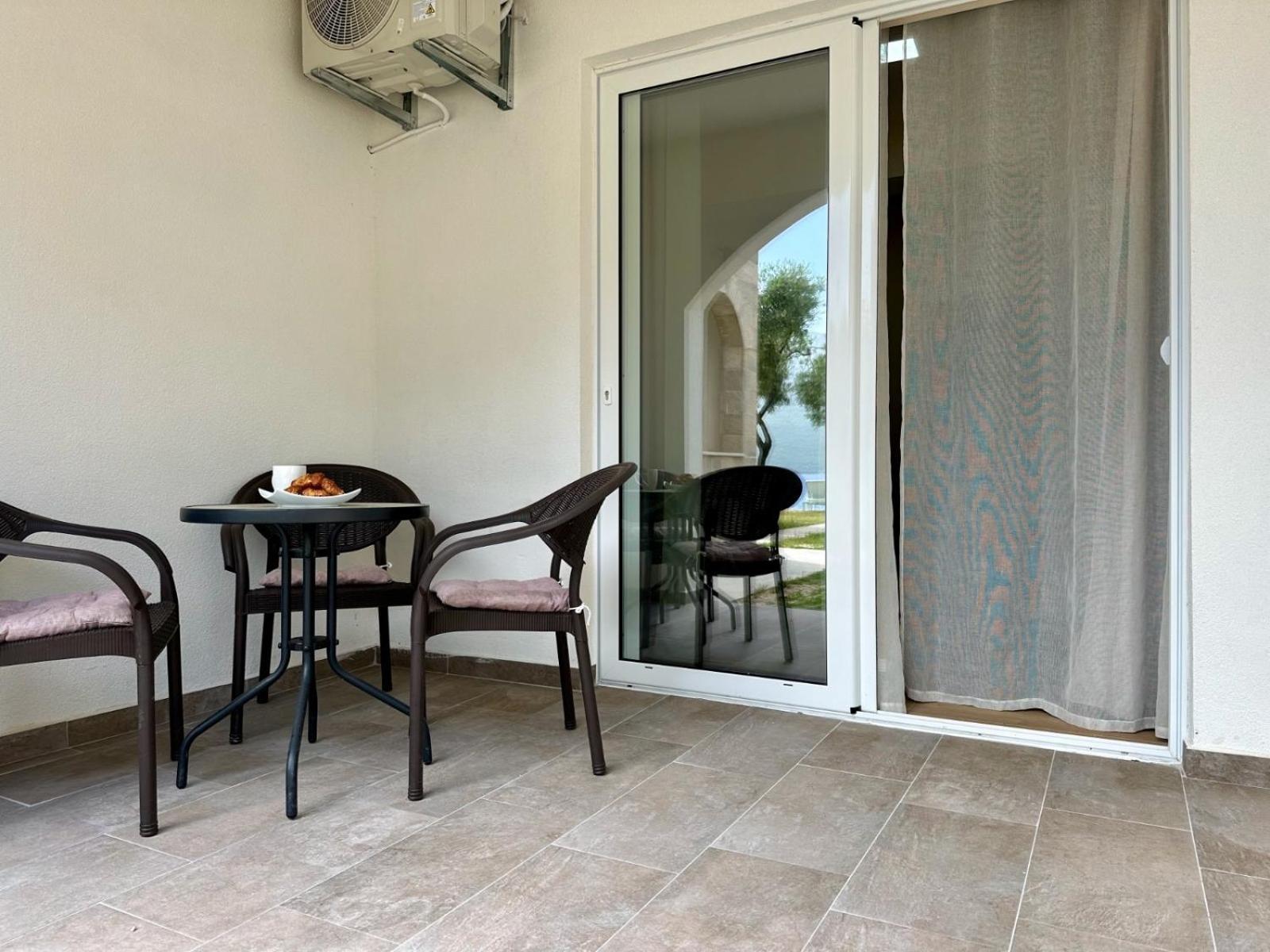 Apartmani Danilovic 赫尔采格诺维 外观 照片